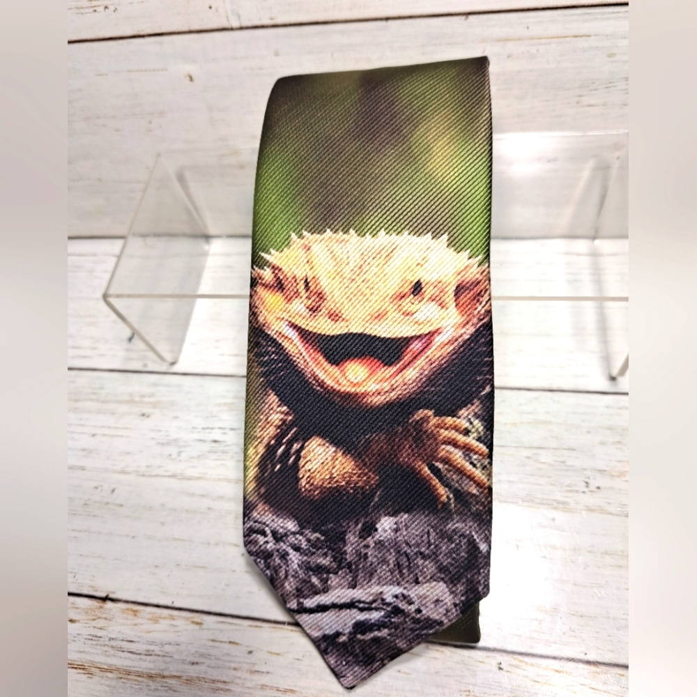 Bearded Dragon Green MultiColor Neck Tie.